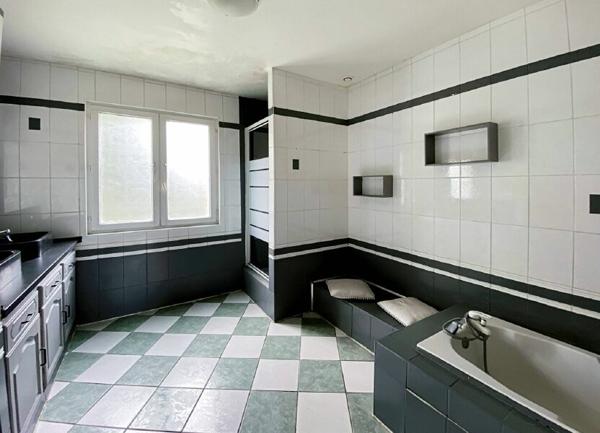 Maison à vendre    8 pièces • 176,53 m2 Mantes-la-Jolie