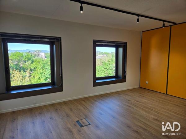 Location local d’activité 22 m² Écully