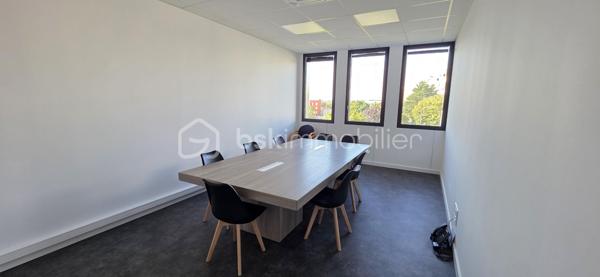 Bureau de 289 m²
