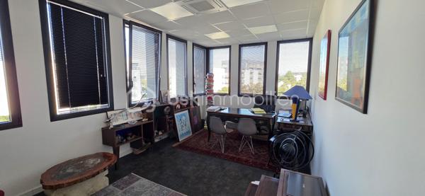 Bureau de 289 m²
