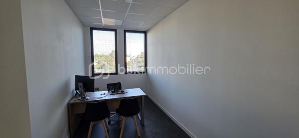 Bureau de 289 m²