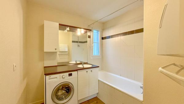 Appartement T2 (calme, jardinet, parking et tram)
