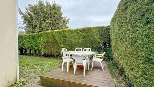 Appartement T2 (calme, jardinet, parking et tram)