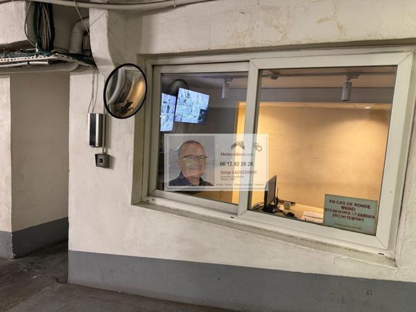 PARKING EN SOUS-SOL FERMÉ AVEC GARDIEN