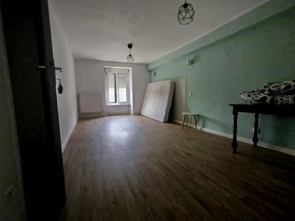 Murs libres - Bar-Tabac-Restaurant avec logement