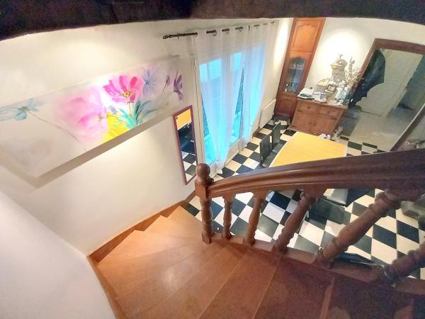 Maison 7 pièces avec terrasse et jardin - à 5' du centre-ville de Laval (53)