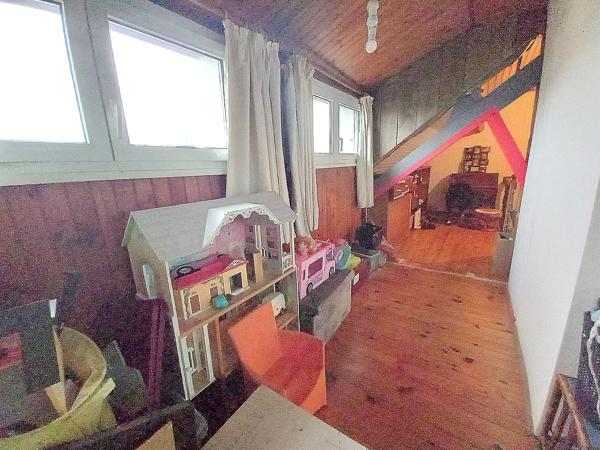 Maison 7 pièces avec terrasse et jardin - à 5' du centre-ville de Laval (53)