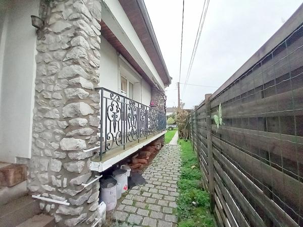Maison 7 pièces avec terrasse et jardin - à 5' du centre-ville de Laval (53)