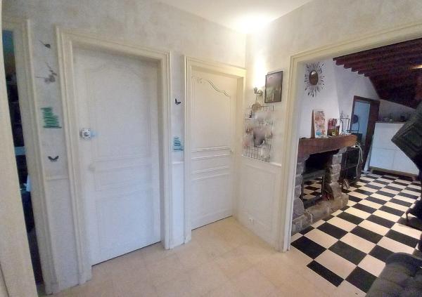 Maison 7 pièces avec terrasse et jardin - à 5' du centre-ville de Laval (53)