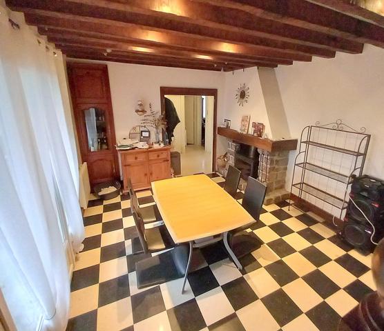 Maison 7 pièces avec terrasse et jardin - à 5' du centre-ville de Laval (53)