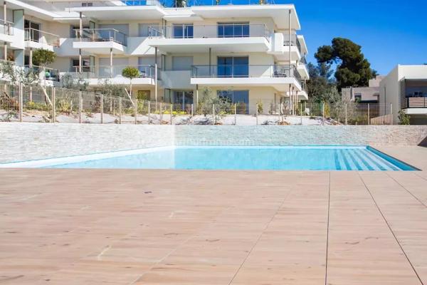 Location                                                      Appartement
                        
                     2 pièces                      42 m2                     à Villeneuve-Loubet