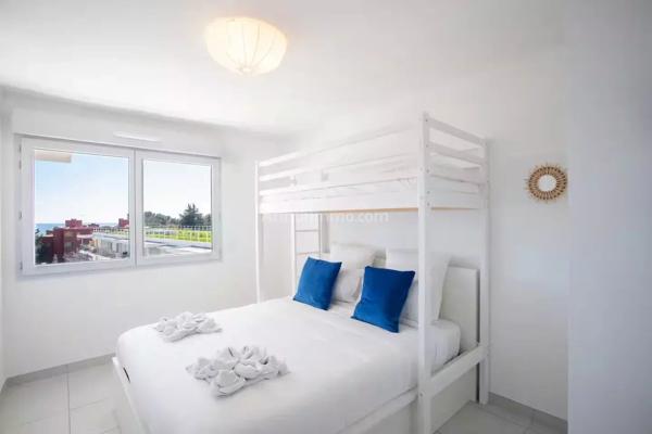 Location                                                      Appartement
                        
                     2 pièces                      42 m2                     à Villeneuve-Loubet