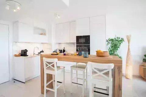 Location                                                      Appartement
                        
                     2 pièces                      42 m2                     à Villeneuve-Loubet