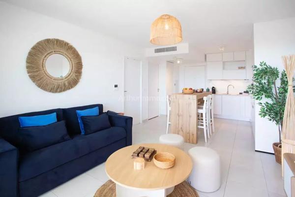Location                                                      Appartement
                        
                     2 pièces                      42 m2                     à Villeneuve-Loubet
