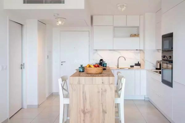Location                                                      Appartement
                        
                     2 pièces                      42 m2                     à Villeneuve-Loubet