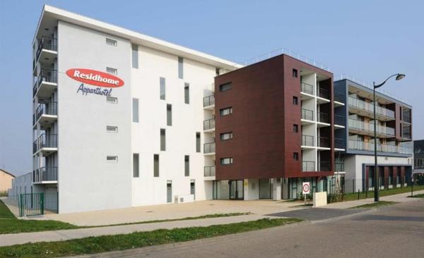 INVESTISSEMENT LOCATIF  Carrières-sur-Seine  Résidence Appart Hôtel Residhome Carrières La Défense  6,78 % de rentabilité