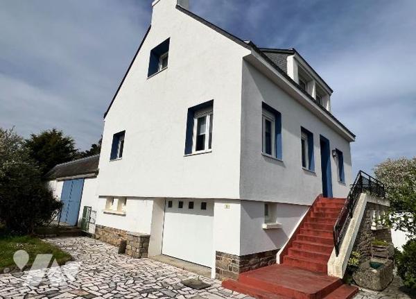 MAISON A VENDRE A MOELAN-SUR-MER (29) - VUE MER - Proche Port de BRIGNEAU - 
Une maison d'habi...