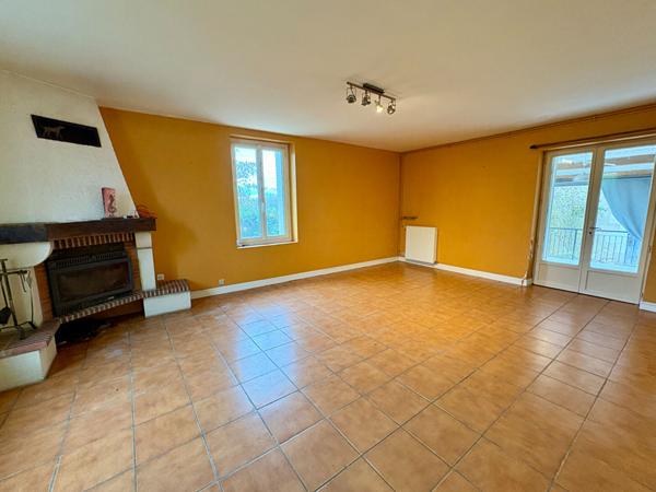 Maison familiale avec dépendances - 110 m2 - Thésée