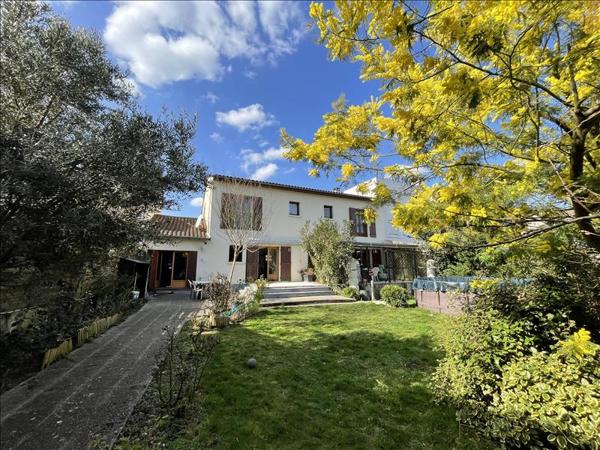 Maison à vendre |  Périgueux |  7 pièces | 197 m²