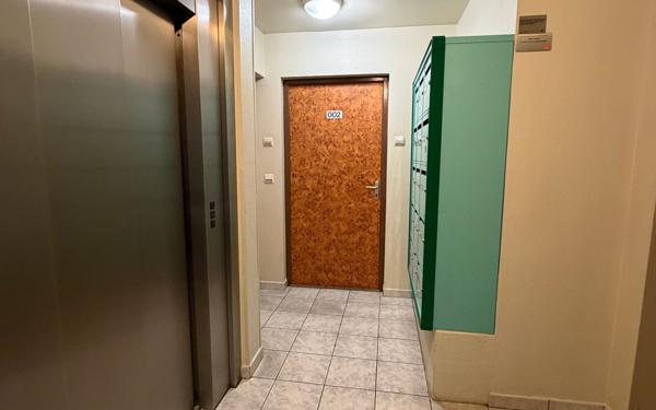 Appartement à vendre    1 pièce • 28,09 m2 Reims