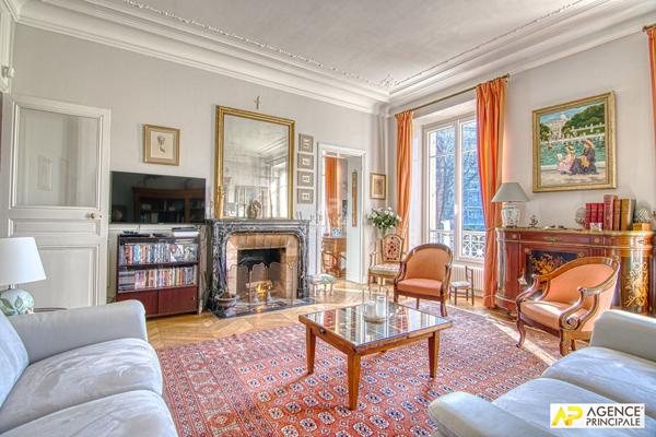 Versailles Clagny Appartement 6 pièces 158 m² carrez situé au 1er étage d'une superbe bâtisse 19ème avec grenier et 2 caves 1 320 000 € **  - Référence  28219