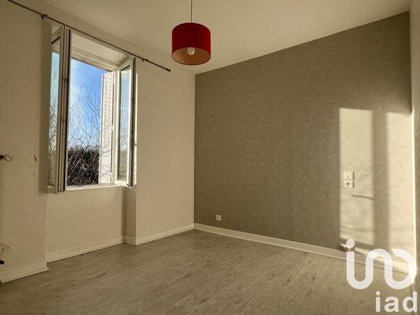 Maison 4 pièces de 76 m² à Saint-Mexant (19330)