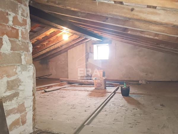 A VENDRE - LE PERTHUS - IMMEUBLE AVEC LOGEMENTS ET COMMERCES