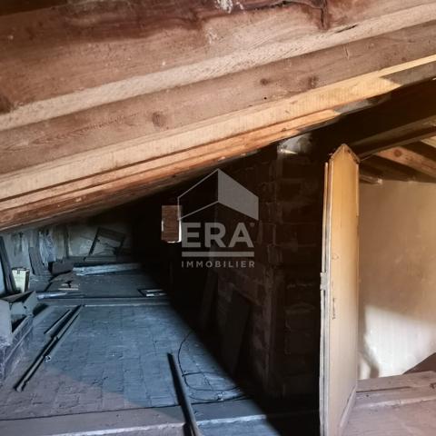 A VENDRE - LE PERTHUS - IMMEUBLE AVEC LOGEMENTS ET COMMERCES