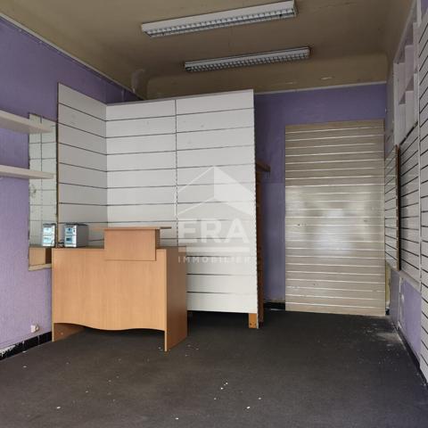 A VENDRE - LE PERTHUS - IMMEUBLE AVEC LOGEMENTS ET COMMERCES