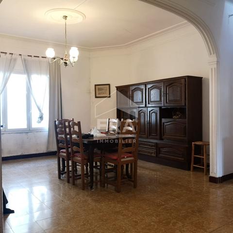 A VENDRE - LE PERTHUS - IMMEUBLE AVEC LOGEMENTS ET COMMERCES