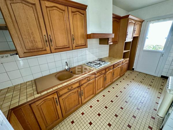 Maison des années 1920 avec jardin, garage et dépendance ? Quartier Febvotte
