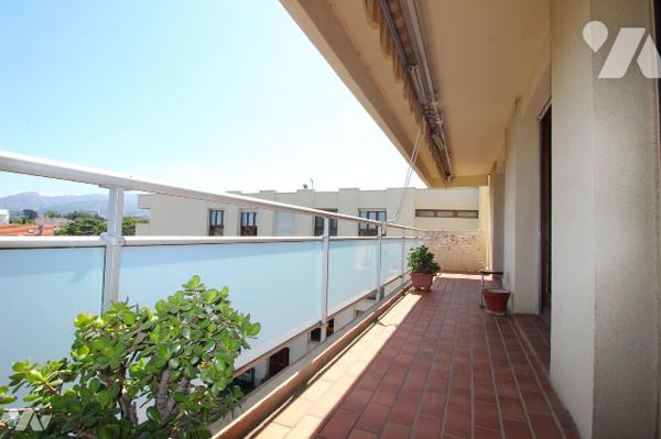 Appartement agréable T5/6 de 102m2 (Carrez) dans le quartier Sainte Anne (8e)