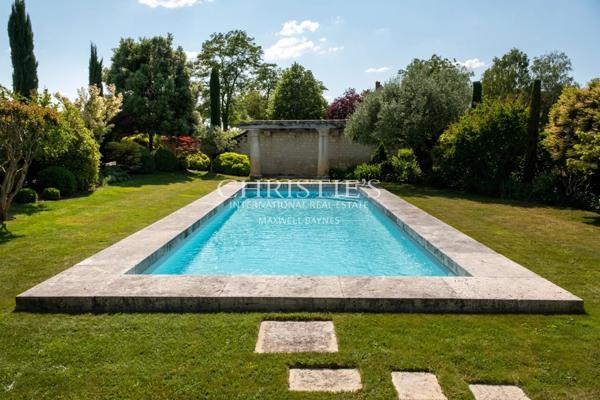 Exceptionnel manoir des XVIe et XVIIe siècles avec jardins à la française et vignoble AOC Saumur