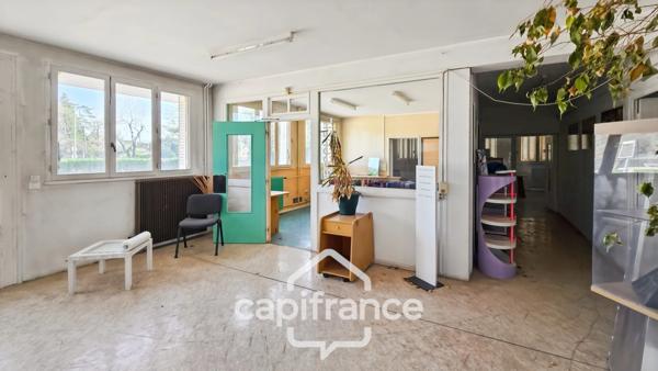 Local/bureau de 1200 m² à louer proche de CHALON SUR SAONE (71)