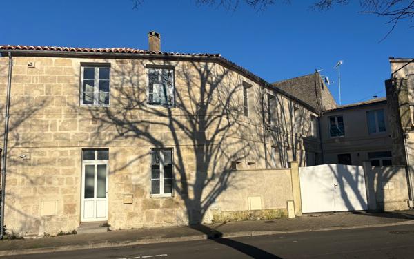 Appartement à vendre    3 pièces • 85 m2 Rochefort