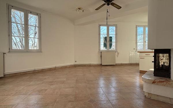 Appartement à vendre    3 pièces • 85 m2 Rochefort