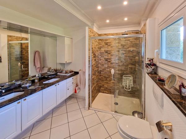 Propriete à vendre 9 pièces HILLION (22)