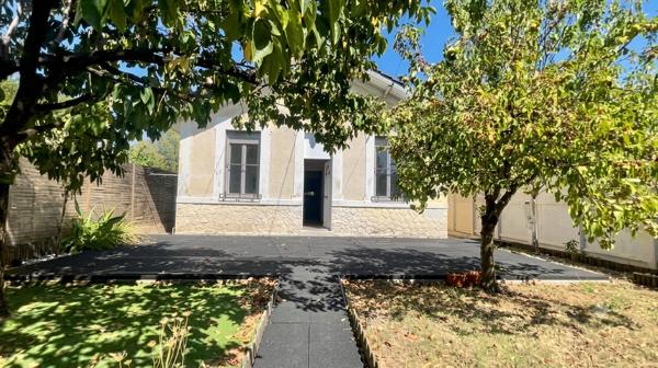Maison plain pied 117m2 3ch + bureau + dépendance T3 36m2 et garage indépendant avec carport parcelle 550m2