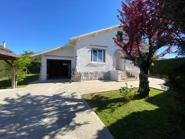 PAU - Maison T5 de 100 m² sur sous-sol avec garage et carport