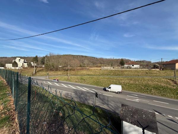 Terrain constructible de 3 152 m², idéal projet Professionnel