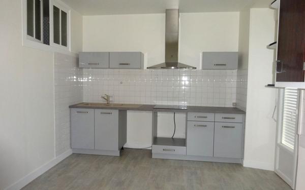 Appartement à louer    3 pièces • 110,85 m2 Saint-Yrieix-la-Perche
