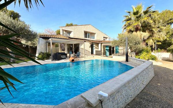 Maison à vendre    5 pièces •  Istres