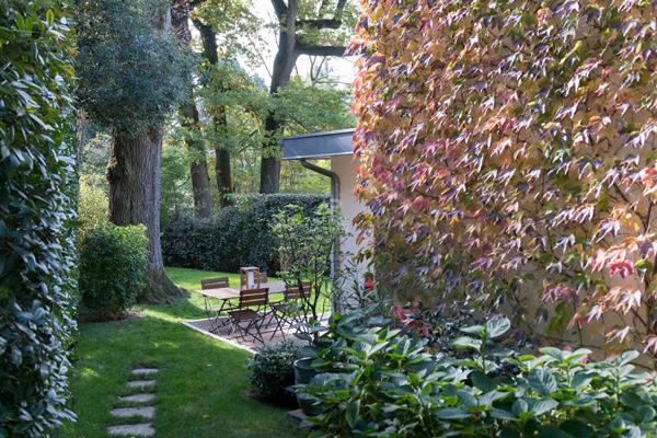 Versailles Clagny Maison d'architecte 6 pièces 175 m² au sol (157m² Carrez) sur parcelle de 527 m² €1 630 000 ** - Référence 25354