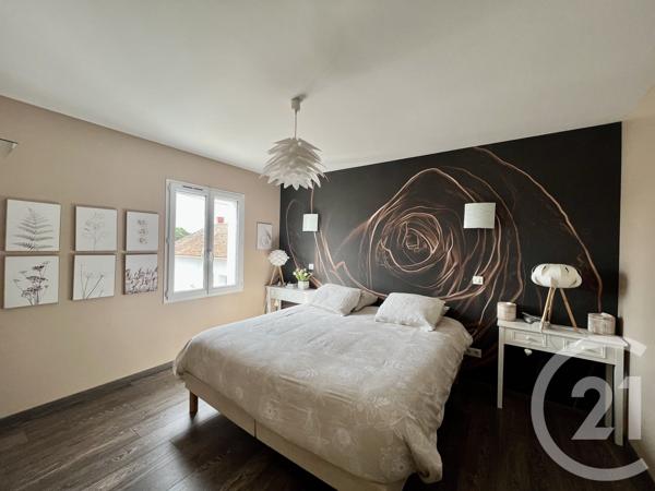 Maison à vendre  6 pièces - 147,08 m 2   ST PIERRE D OLERON  - 17