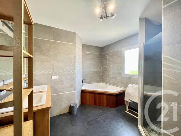 Maison à vendre  6 pièces - 147,08 m 2   ST PIERRE D OLERON  - 17