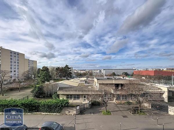 Appartement à louer 4 pièces 82.91m²