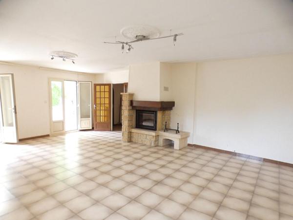 Maison Cublac 4 chambres avec parc arboré clos
