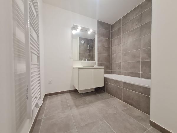 APPARTEMENT T3 - 61.98 M² + GARAGE - 74250 FILLINGES