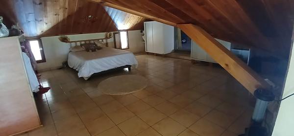 "Superbe villa spacieuse et lumineuse de 350 m² dans un quartier résidentiel de Ravine Creuse Saint André