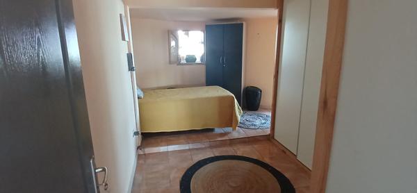 "Superbe villa spacieuse et lumineuse de 350 m² dans un quartier résidentiel de Ravine Creuse Saint André